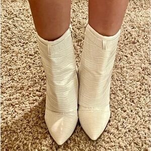 Boots only o e time used